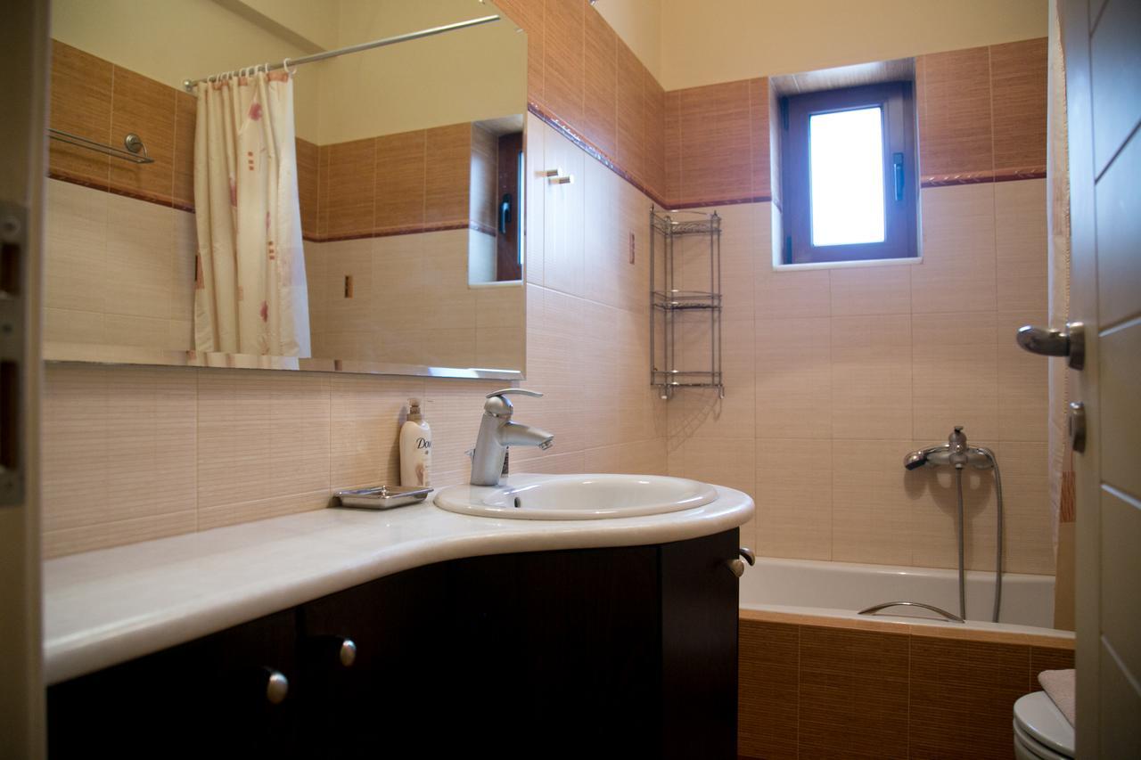 Sophia Limeni View Hotel อาเรโอโปลิส ภายนอก รูปภาพ