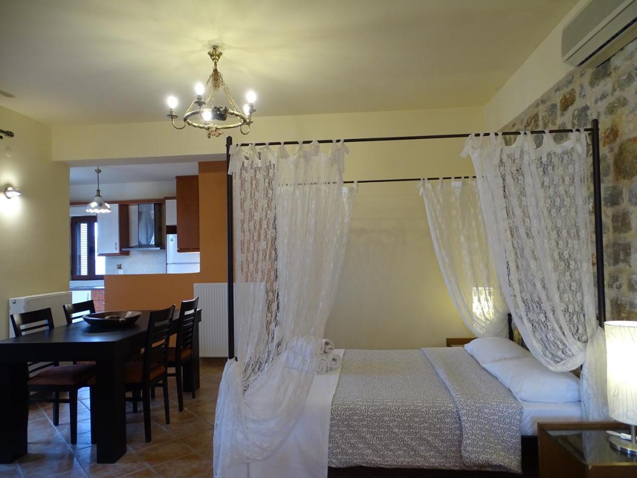 Sophia Limeni View Hotel อาเรโอโปลิส ภายนอก รูปภาพ