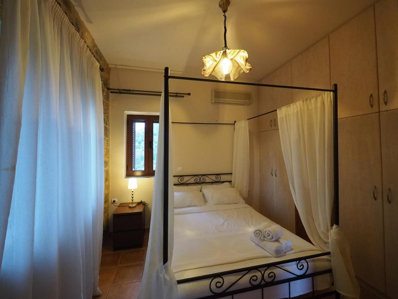 Sophia Limeni View Hotel อาเรโอโปลิส ภายนอก รูปภาพ